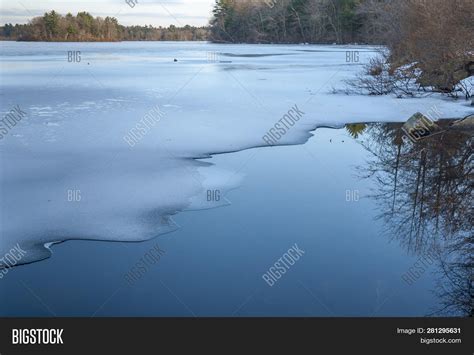 Is clear ice thin?