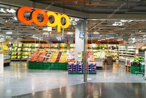 Is co-op a supermarket?