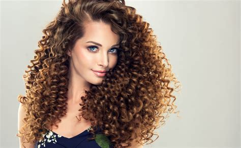 Is curly hair attractive?