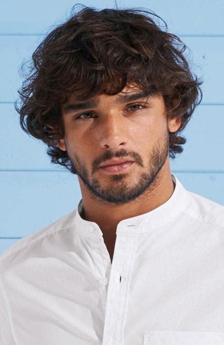 Is curly hair hot on guys?