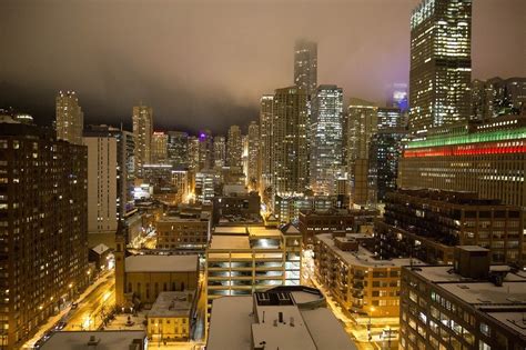 Is downtown Chicago safe at night?