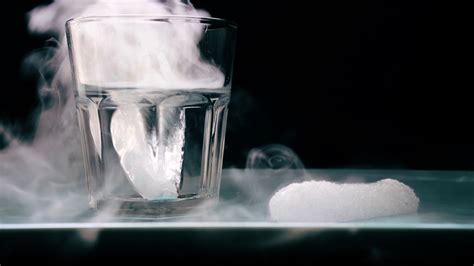 Is dry ice H2O?