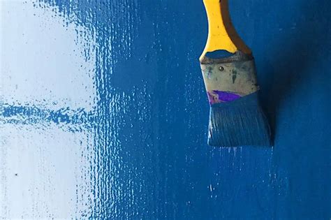 Is enamel paint bad to breathe?