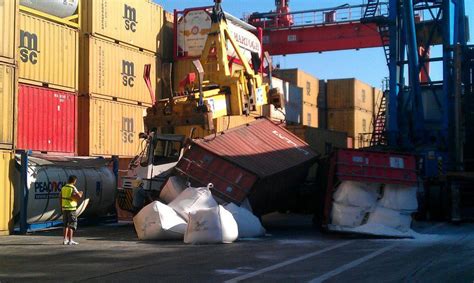 Is freight forwarder responsible for damaged goods?