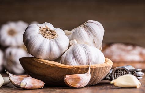 Is garlic poisoning a thing?