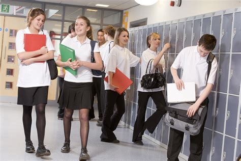Is high school and secondary school the same in UK?