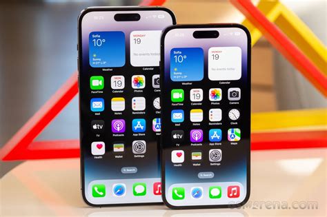 Is iPhone 14 Pro Max OLED?