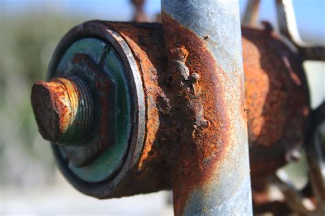 Is iron rust toxic?