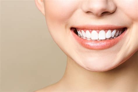 Is it OK for teeth to touch?