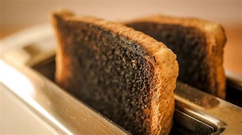 Is it OK to eat burnt bread?