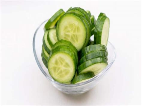 Is it OK to eat cucumber on empty stomach?