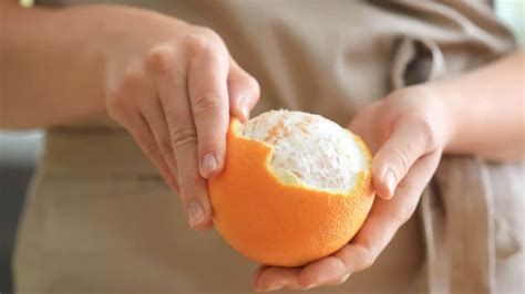 Is it OK to eat orange with mold?