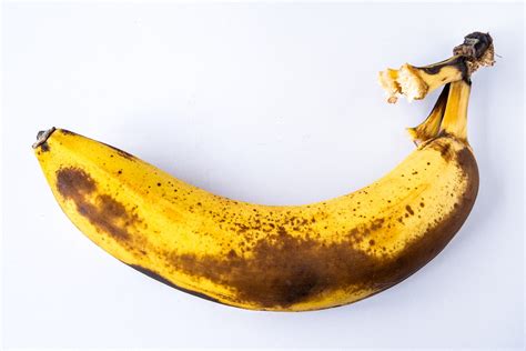 Is it OK to eat the bruised part of a banana?