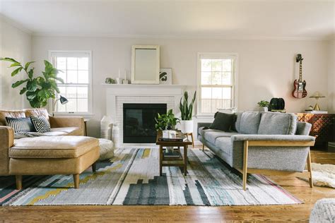 Is it OK to have mismatched couches?
