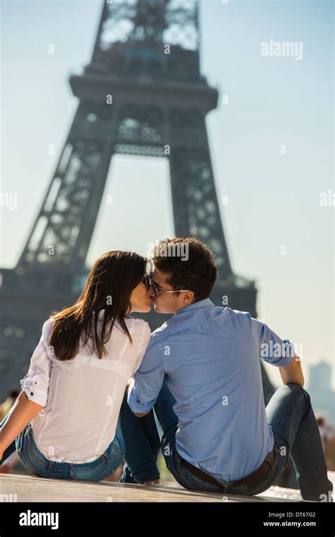 Is it OK to kiss in public in Paris?