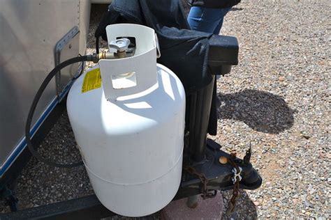 Is it OK to leave propane tank in hot car?