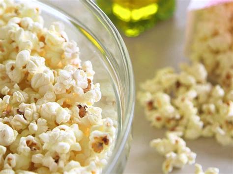 Is it OK to pop popcorn in olive oil?