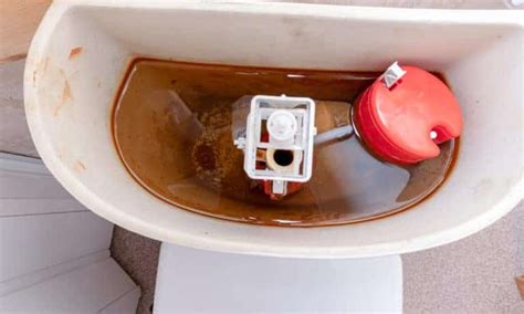 Is it OK to put cleaner in toilet tank?