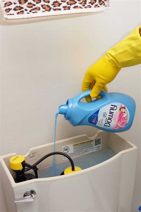 Is it OK to put laundry detergent in toilet tank?