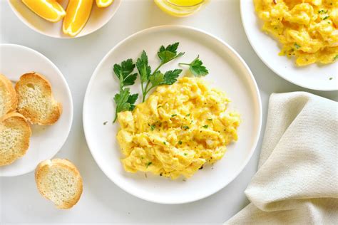 Is it OK to refrigerate scrambled eggs?