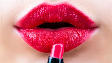 Is it OK to swallow lipstick while kissing?