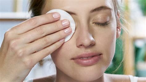 Is it OK to use micellar water to remove makeup?