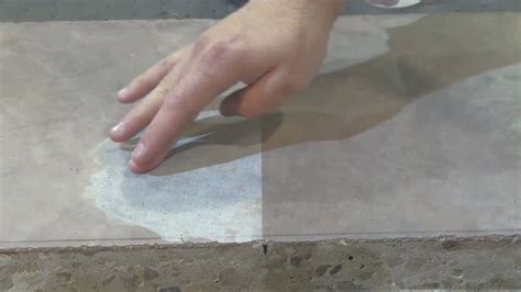 Is it OK to use vinegar on concrete?