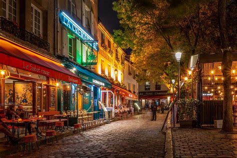 Is it OK to walk in Paris at night?