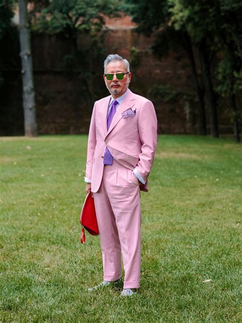 Is it OK to wear pink as a guy?