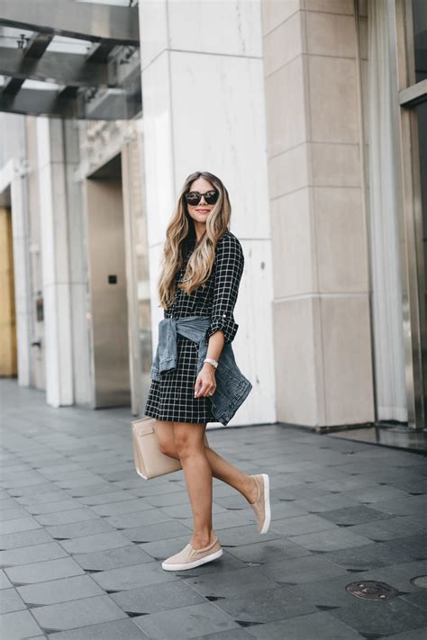 Is it OK to wear sneakers with a dress?