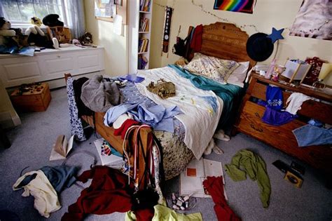 Is it bad to sleep in a smelly room?