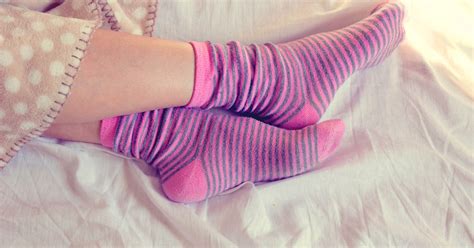Is it better for socks to be tight or loose?