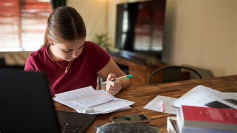 Is it better to do homework at a desk?