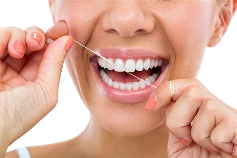 Is it better to floss or toothpick?