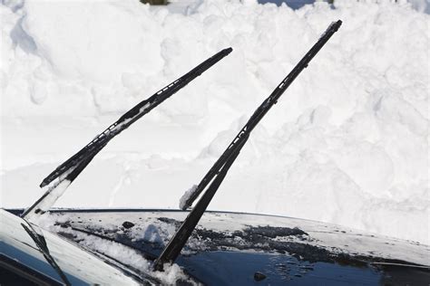 Is it better to have longer or shorter windshield wipers?