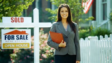 Is it better to say REALTOR or real estate agent?