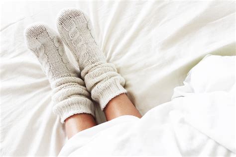 Is it better to sleep with socks on or off?