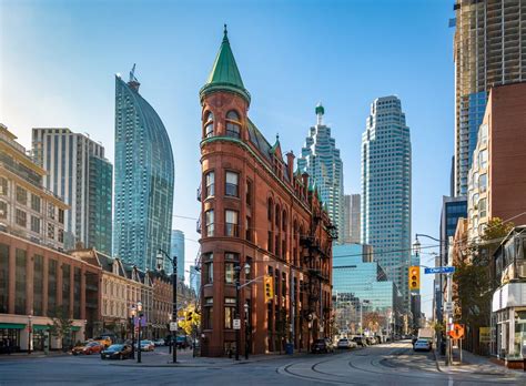 Is it better to stay in downtown Toronto?