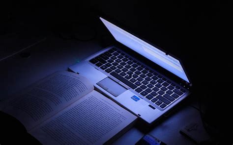 Is it better to study in dark mode?