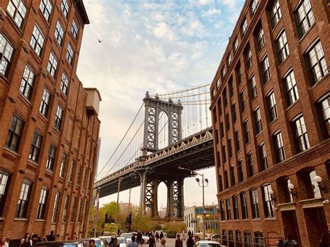 Is it cheaper to stay in Brooklyn than Manhattan?