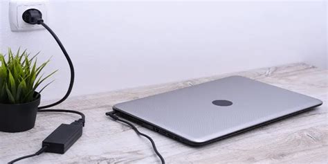 Is it good to charge laptop to 100 percent?