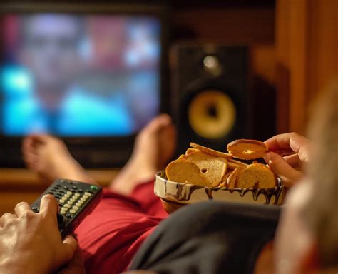 Is it good to eat while watching TV?