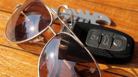 Is it illegal to drive in sunglasses UK?