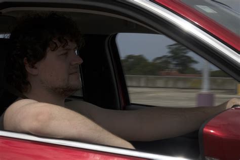 Is it illegal to drive without a shirt in Texas?