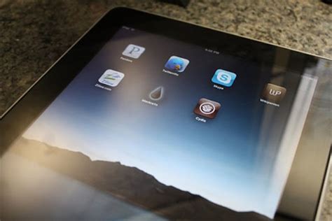 Is it illegal to jailbreak an iPad?