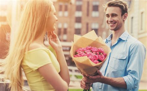 Is it okay to give roses to a guy?