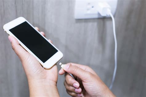 Is it okay to unplug your phone at 90%?