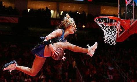 Is it possible for a girl to dunk?