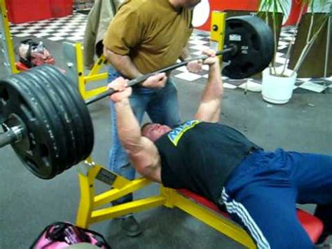 Is it possible to bench press 500 kg?