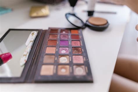 Is it safe to buy used eyeshadow palette?